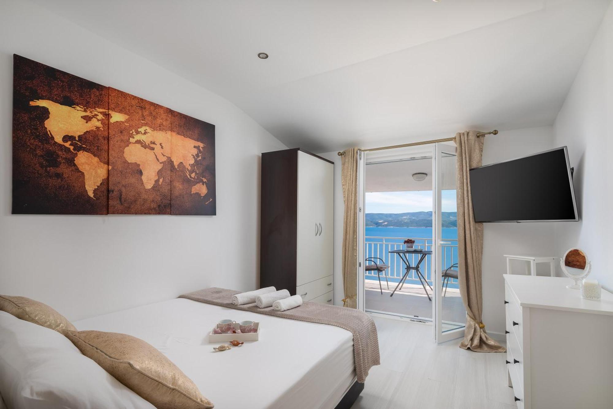 Luxury Seafront Villa With Heated Pool, Jacuzzi, Sea View, 150 M From Beach Stanici Bagian luar foto
