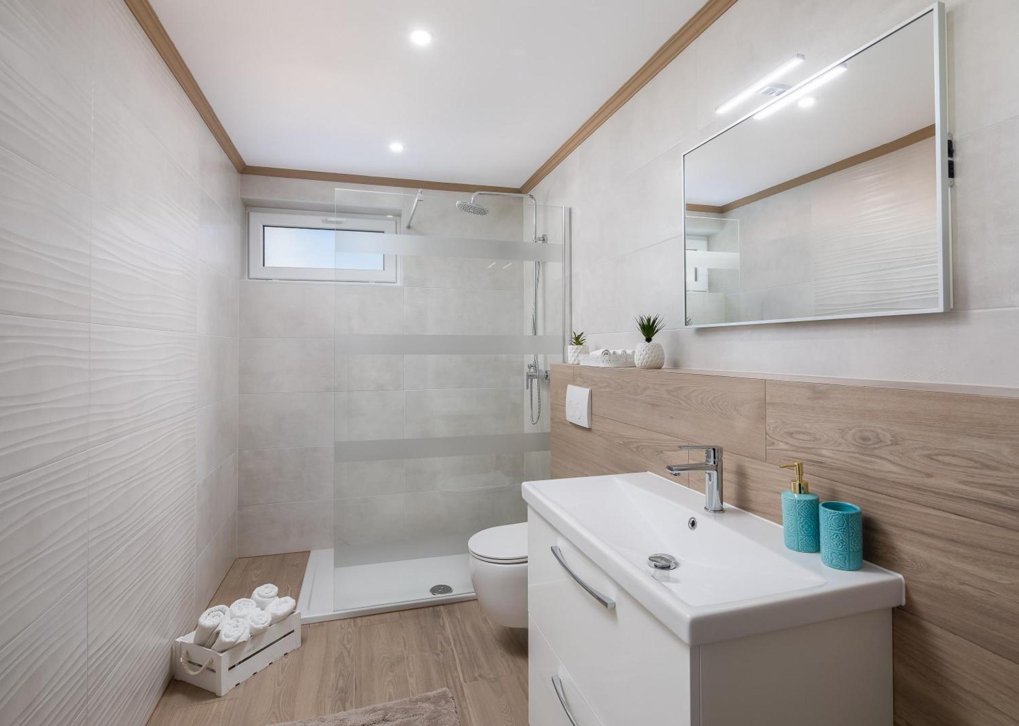 Luxury Seafront Villa With Heated Pool, Jacuzzi, Sea View, 150 M From Beach Stanici Bagian luar foto