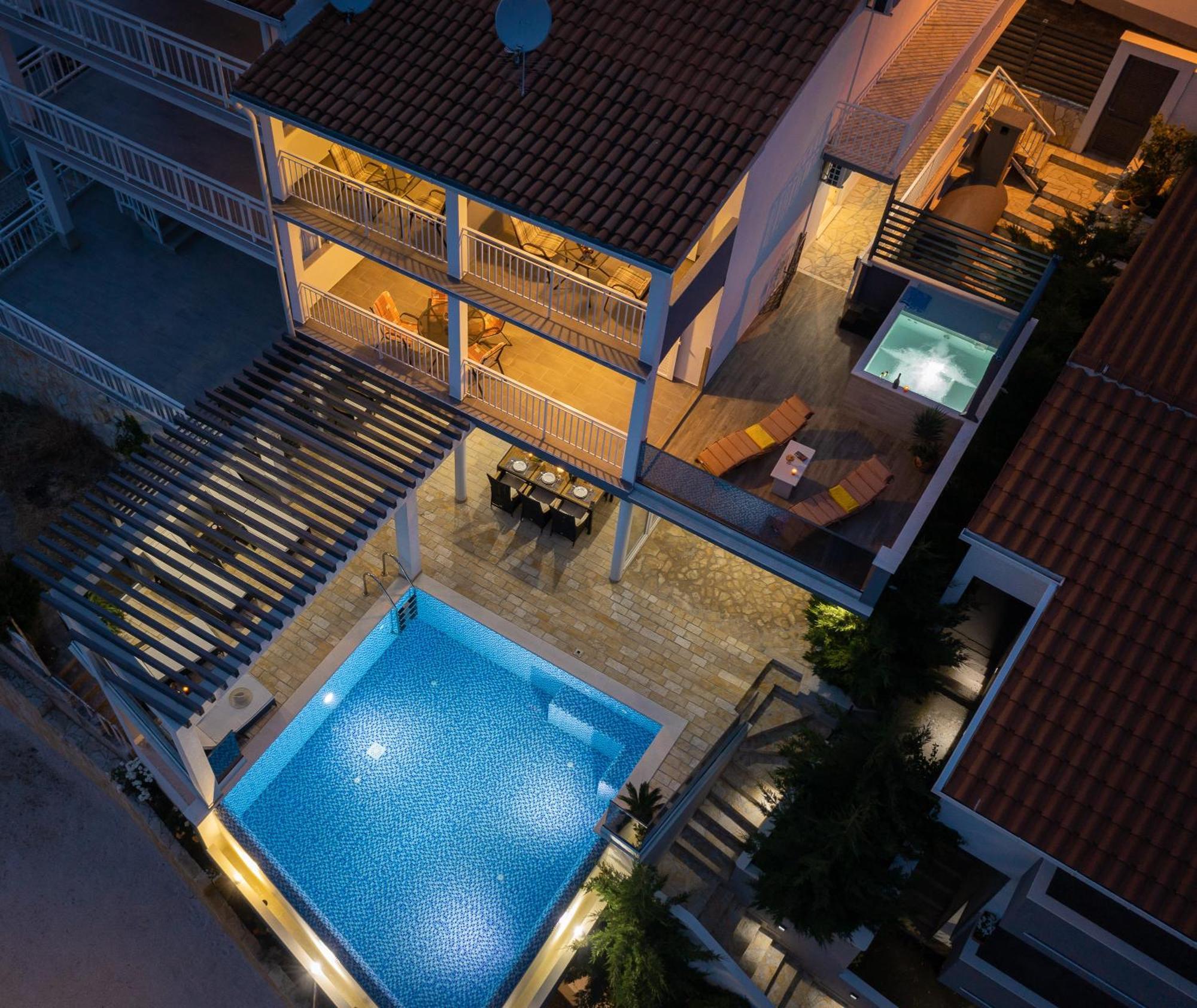 Luxury Seafront Villa With Heated Pool, Jacuzzi, Sea View, 150 M From Beach Stanici Bagian luar foto