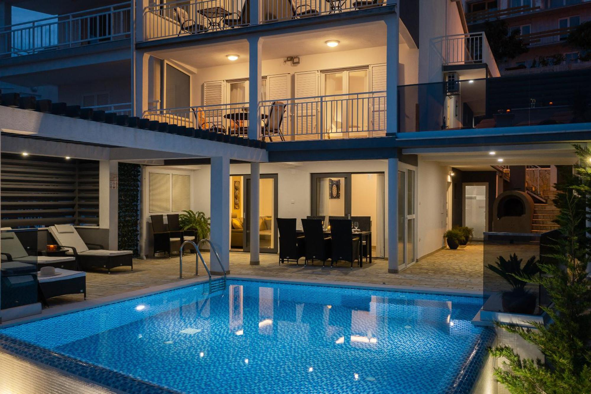 Luxury Seafront Villa With Heated Pool, Jacuzzi, Sea View, 150 M From Beach Stanici Bagian luar foto